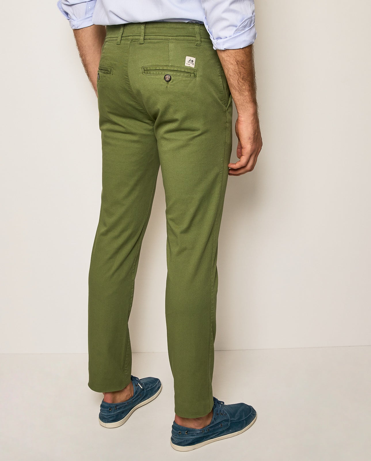 Pantalón chino slim fit khaki