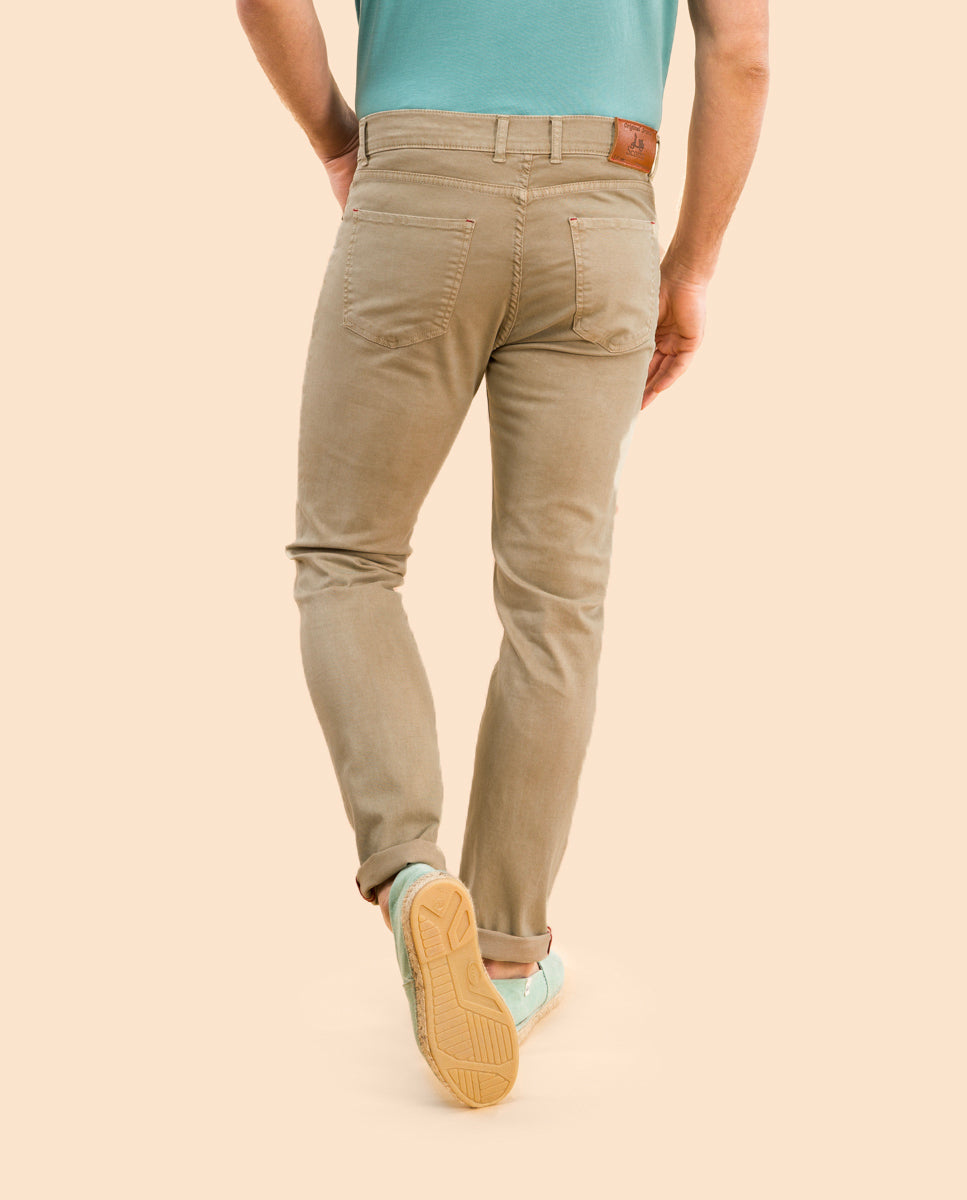 Pantalón 5 bolsillos beige oscuro