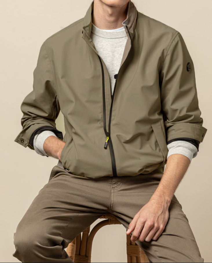 Chaqueta corta técnica topo
