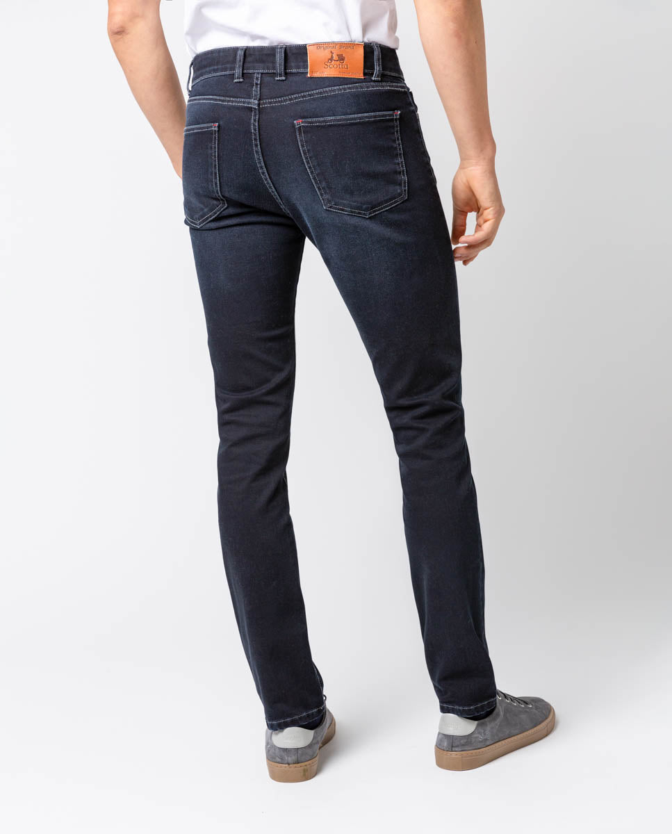 Calça jeans preta e azul